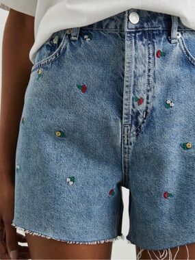 Rails Light Wash Embroidered Daisy Mesa Jean Shorts - Blue